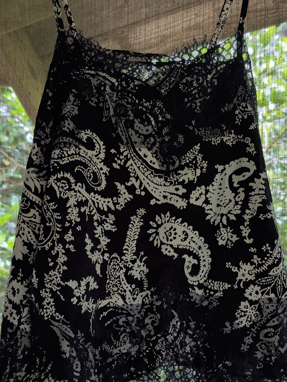 Storia Dark Blue & White Paisley Lace-Trim Camisole